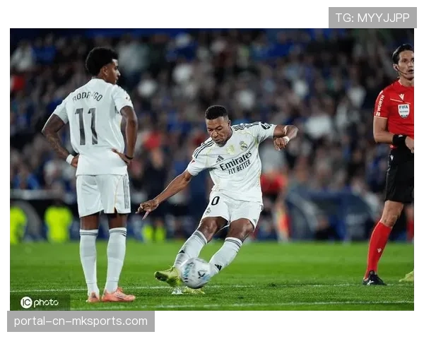 姆巴佩复出即点射破门：皇马前锋摆脱伤病困扰，领跑双线射手榜