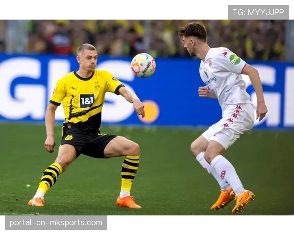 赖尔森单场16次传中创纪录，上半场助攻帽子戏法助多特大胜