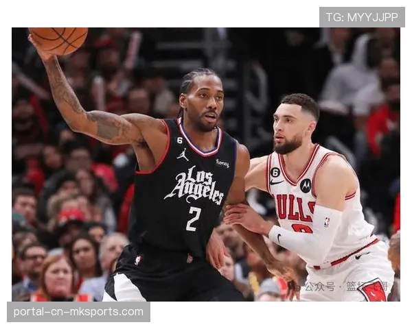 快船与公牛比赛因场馆漏水暂停半小时，现场紧急维修